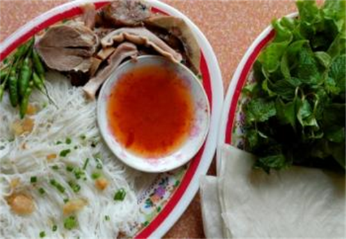 Bánh hỏi lòng heo, đặc sản trứ danh đất Bình Thuận